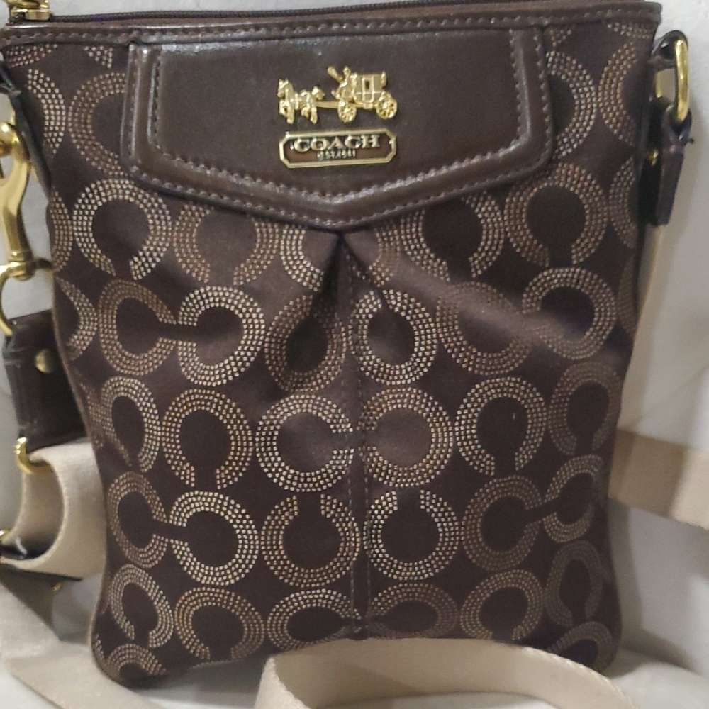 Coach Madison Chocolate Brown Signature Messenger Crossbody  Bag - Picture 2 of 10